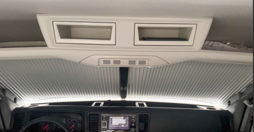 REMIFRONT IV PAREBRISE MAN TGE / CRAFTER A PARTIR DE 2024 - AVEC COMPARTIMENT DE RANGEMENT EN HAUT