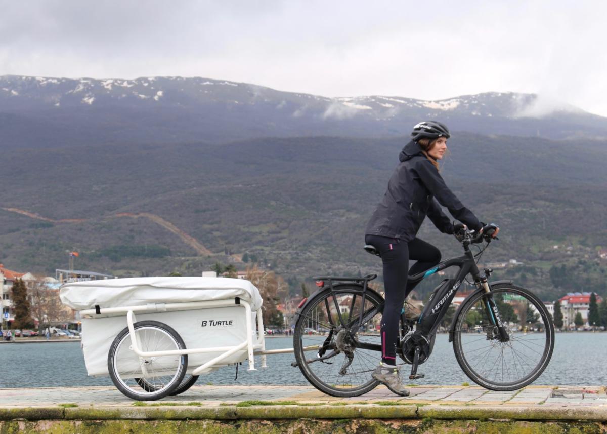 Remorque bachée pour vélo