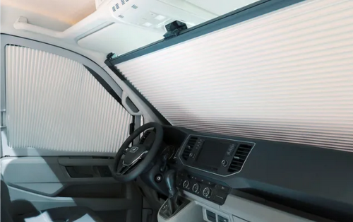 REMIFRONT IV PAREBRISE MAN TGE 2019-2024/CRAFTER A PARTIR DE 2017 - AVEC COMPARTIMENT DE RANGEMENT EN HAUT