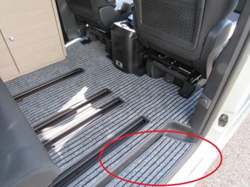 TAPIS DE MARCHE CENTRALE pour CITROEN CAMPSTER SPACE TOURER - ANTHRACITE